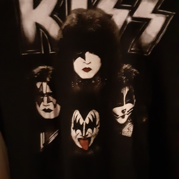 Tee Shirt - Picture 1 of 1